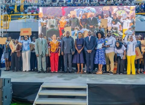 Un Étudiant, un ordinateur